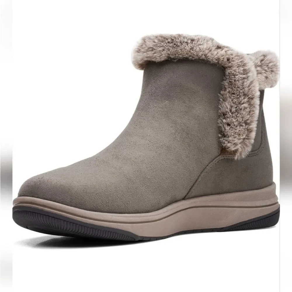 Clark's Cloudsteppers Breeze Fur Dark Olive Ankle Boot 🔥 Size 6.5 🔥 NEW